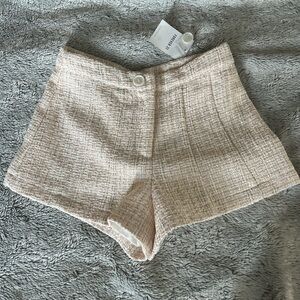 🩷Forever 21 Cream Tweed Shorts🩷